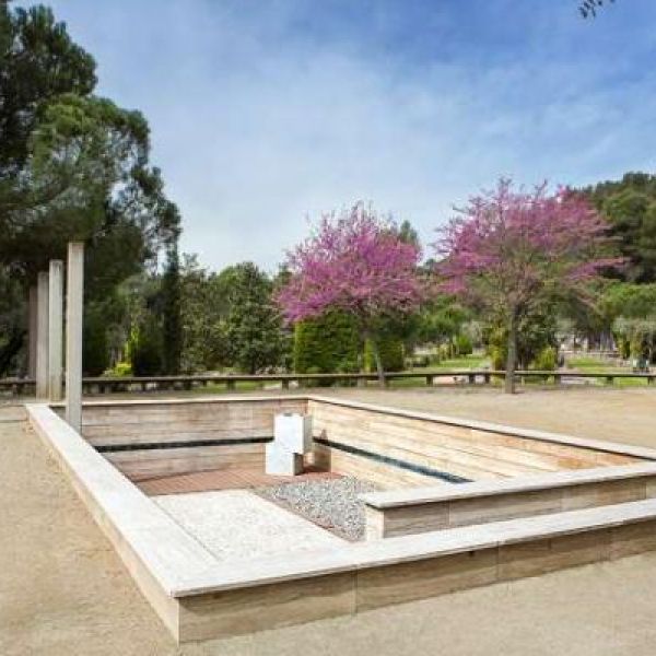Historia del Cementerio Comarcal Roques Blanques